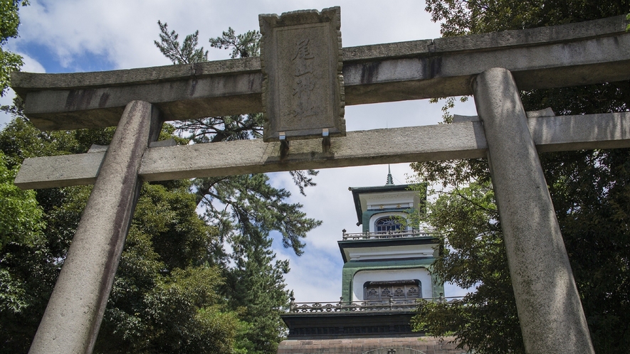 尾山神社神門　(写真提供：金沢市）