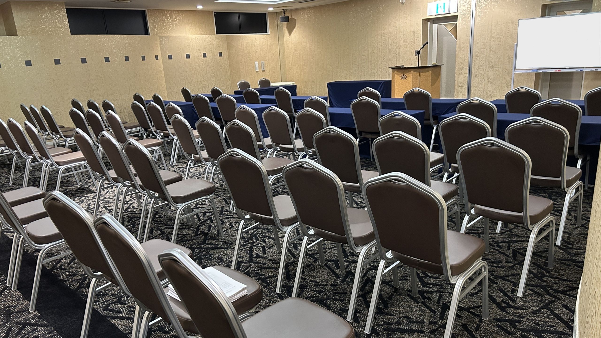 宴会場（瑠璃）