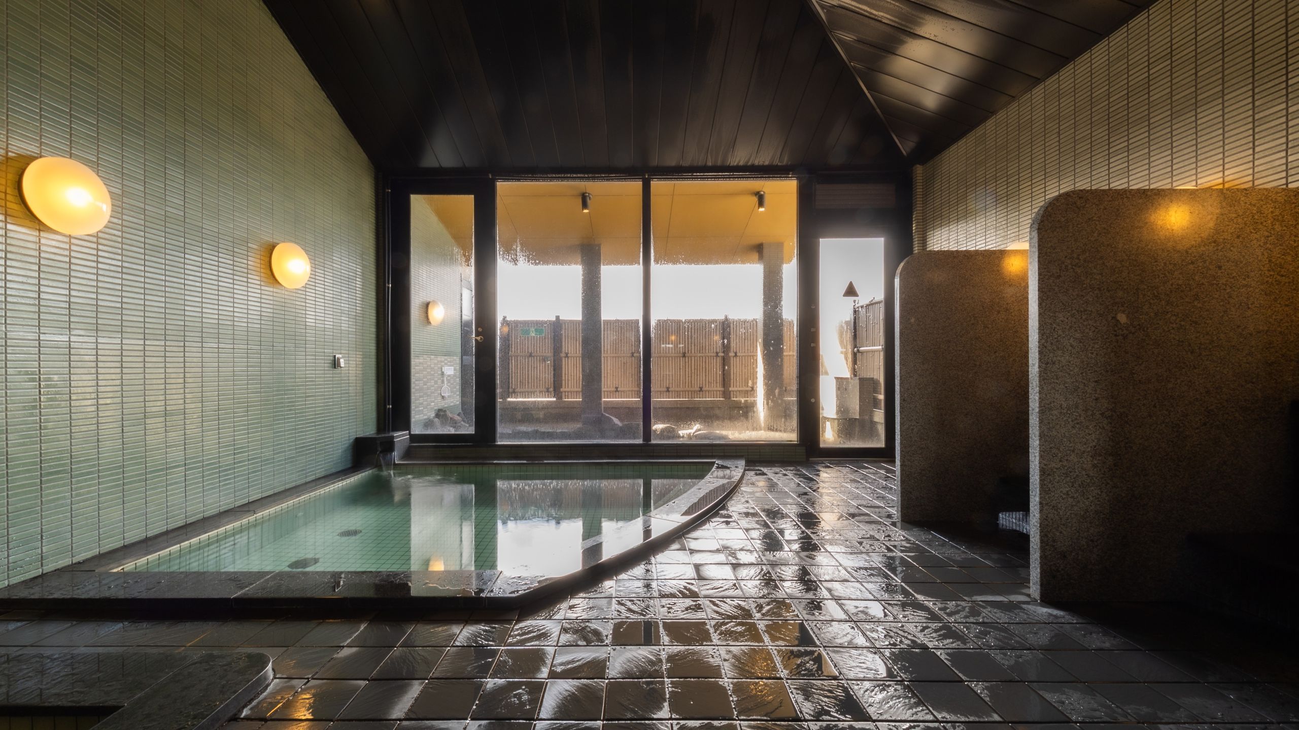 男性大浴場　内湯