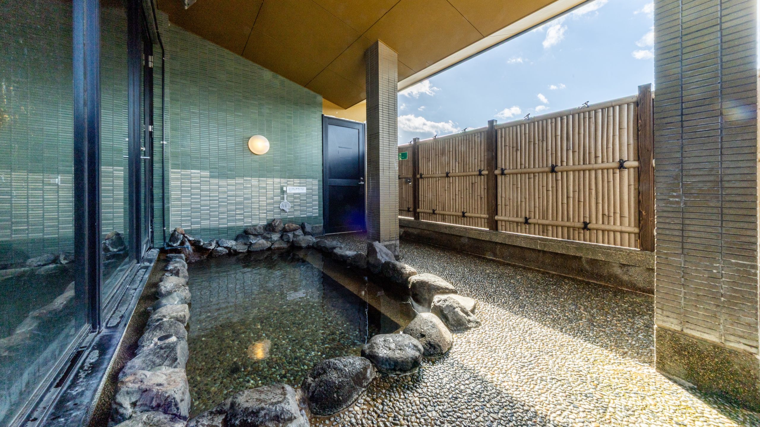 男性大浴場　露天風呂