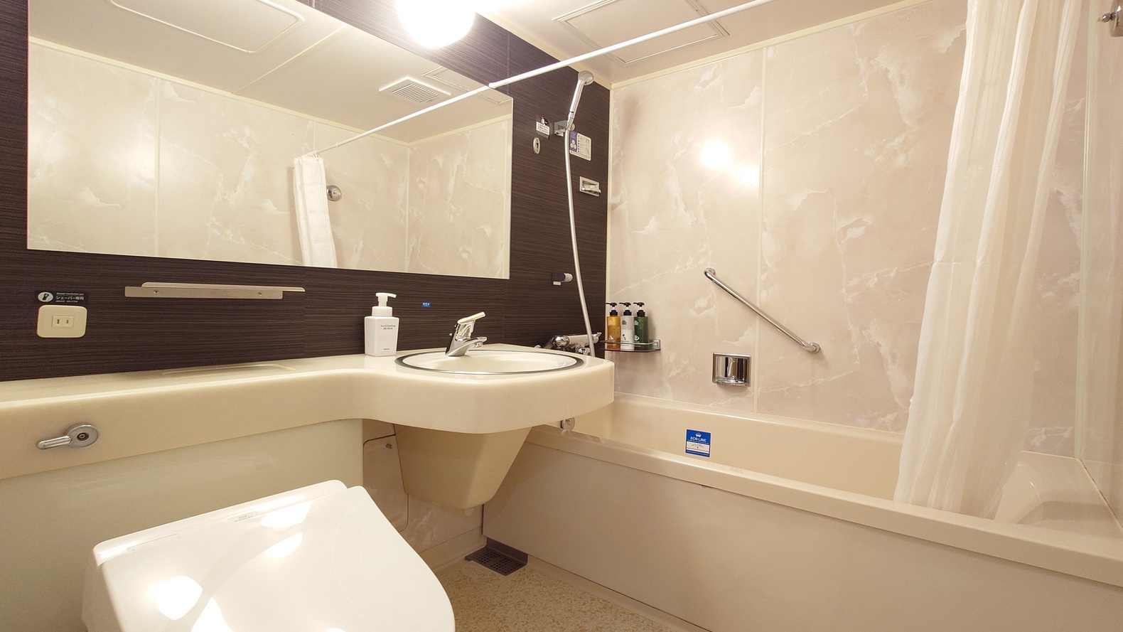 客室ユニットバス（最上階プレミアムツイン）