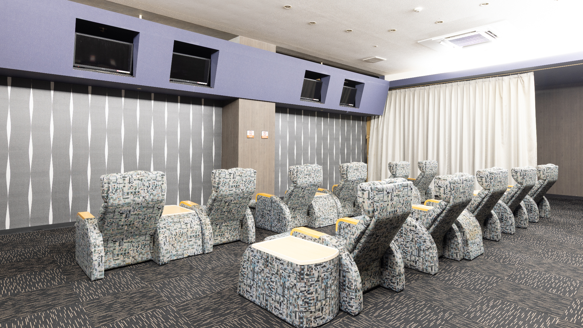 男性大浴殿レストルーム