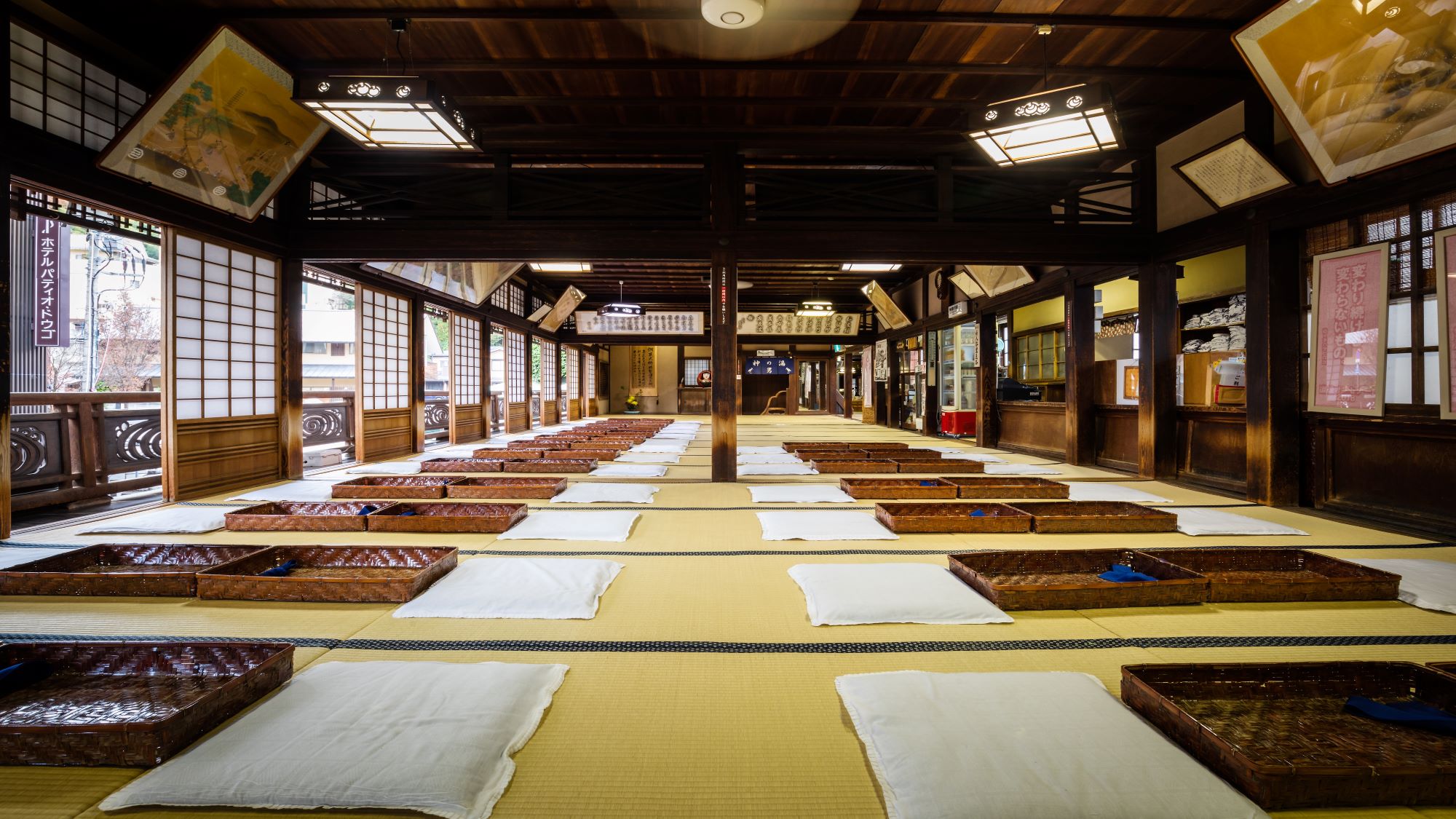 【道後温泉本館】神の湯・二階席