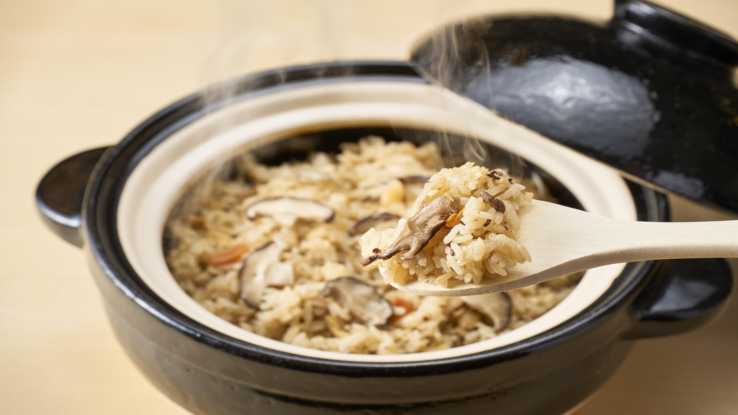 季節野菜の出汁炊き込みご飯