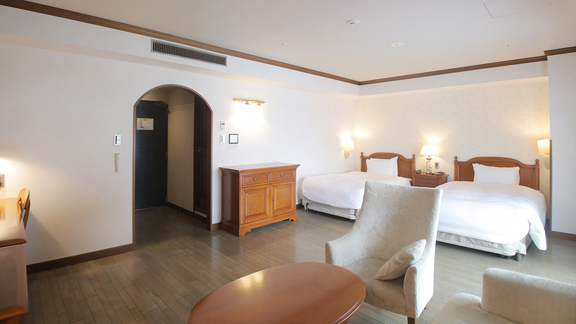 【５階 フロアーカラー：標準木目調 】ロイヤルツイン 502号室（一例）