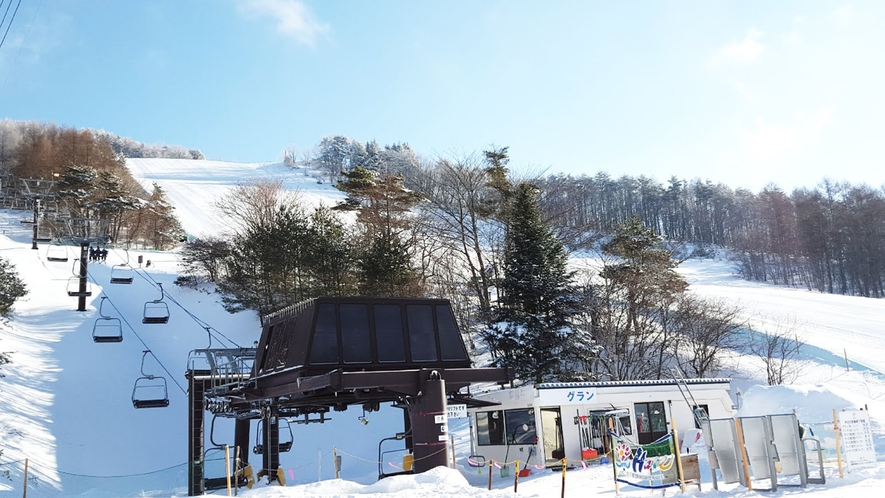 *太郎エリア・グランリフト／傾斜が緩やかなコースが多いのでターンの練習にぴったり♪