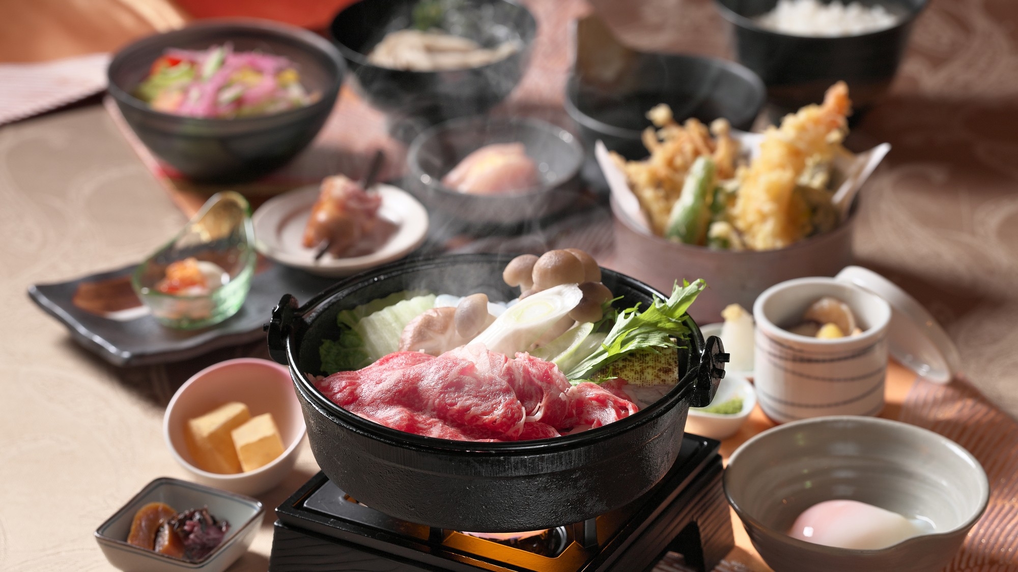 【年末年始は最上階レストランで特別な夜を】和食御膳×ワンドリンク付き贅沢ステイ〈夕朝食付き〉