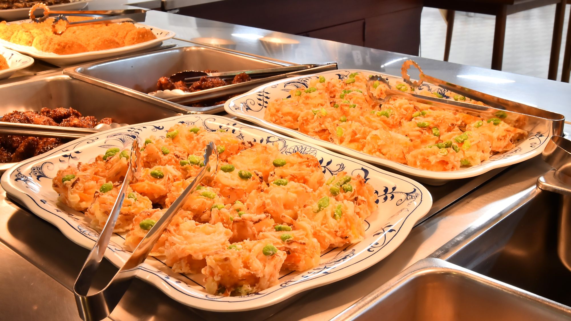 日替わりのバイキングをお楽しみいただけます。