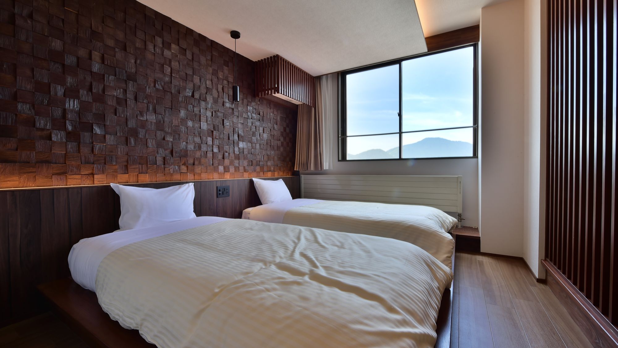 モダンツイン（シャワー・トイレ付）