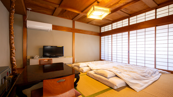 旧館 2階10畳和室（部屋浴場なし・共用洗面トイレ）