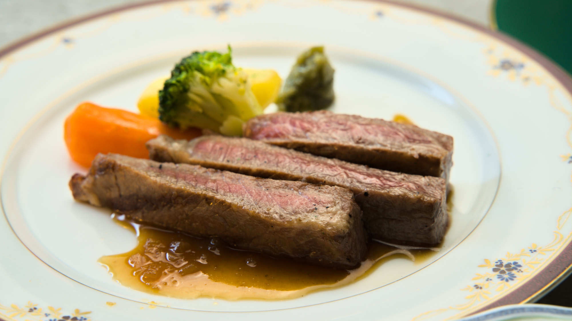 【2食付・特選】A5ランク信州プレミアム牛を味わう、贅沢な欧風コース料理