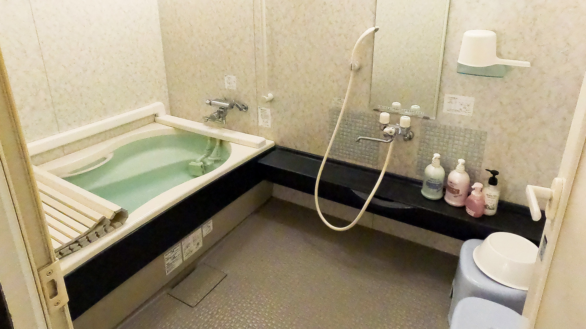 ・【ツインルーム】ゆったり洗い場で、快適バスタイム