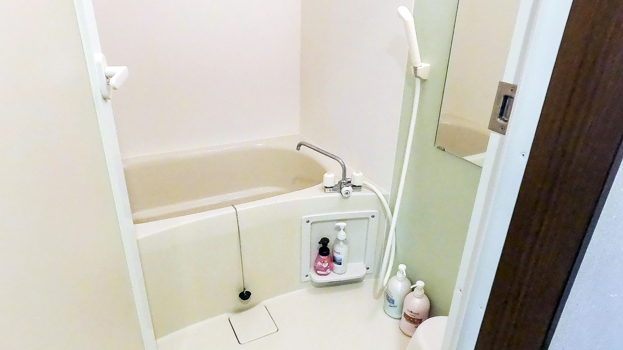 ・【スーペリアルーム】独立バス・トイレ。皆で寛ぐ贅沢空間