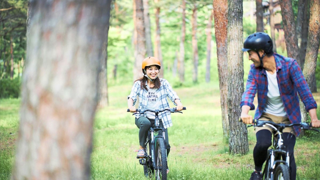 【素泊まり／e-bikeサイクリング】爽快＆楽ちん！しなの町の里山を巡る自転車ツアー（ガイド付）