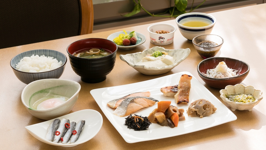 ◆和朝食一例◆週替わりの焼き魚やお惣菜・ご飯のお供etc.和食派に欠かせないメニューをご用意。