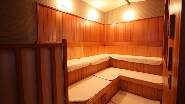 【素泊り】サウナ・水風呂付大浴場◆金沢駅Ｒｉｎｔｏ出口より２分◆駐車場134台 24H/1000円