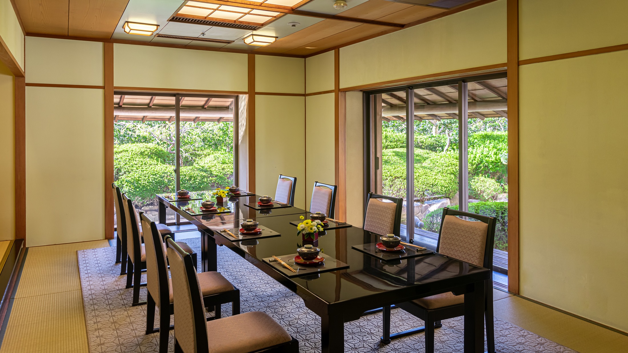 5階 日本料理「雲海」お座敷個室もご用意しております。
