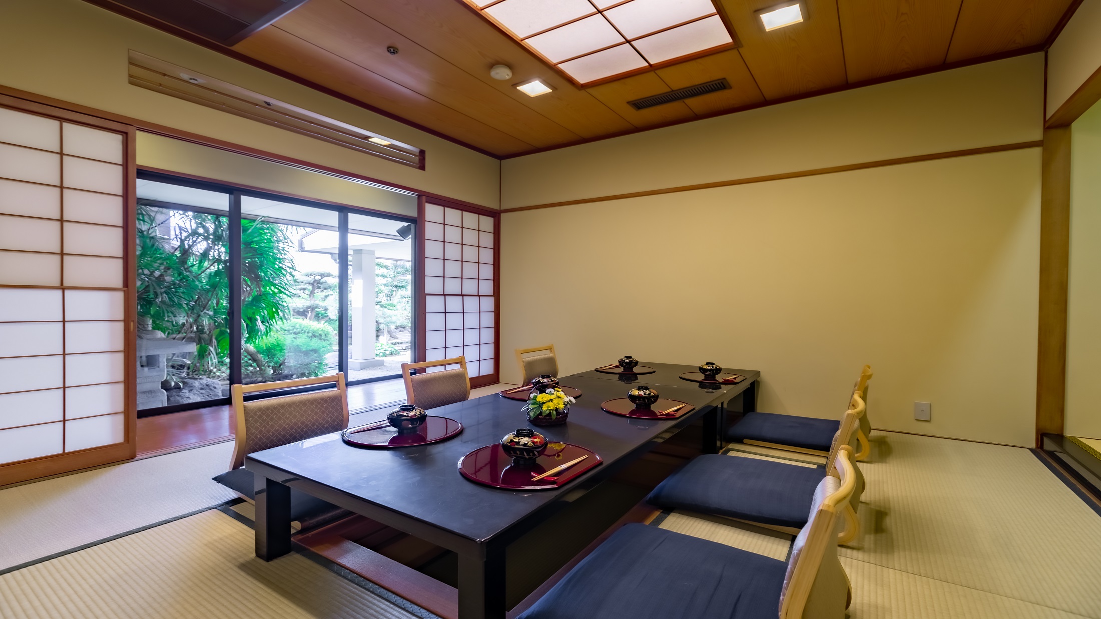 日本料理「雲海」　　個室『七浦』