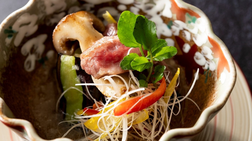 日本料理「雲海」素材そのままの美味しさをお楽しみいただけます。