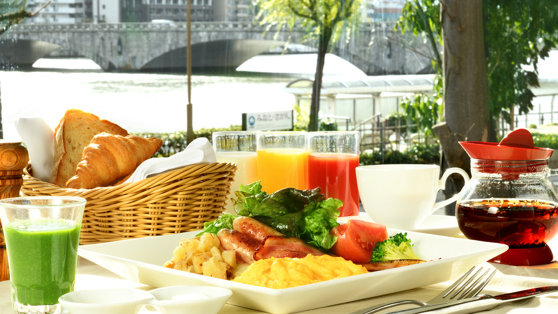 【朝食付】キラキラと朝日輝く信濃川を眺める優雅な朝タイム！新潟の旬がギュッと♪選べる和洋食