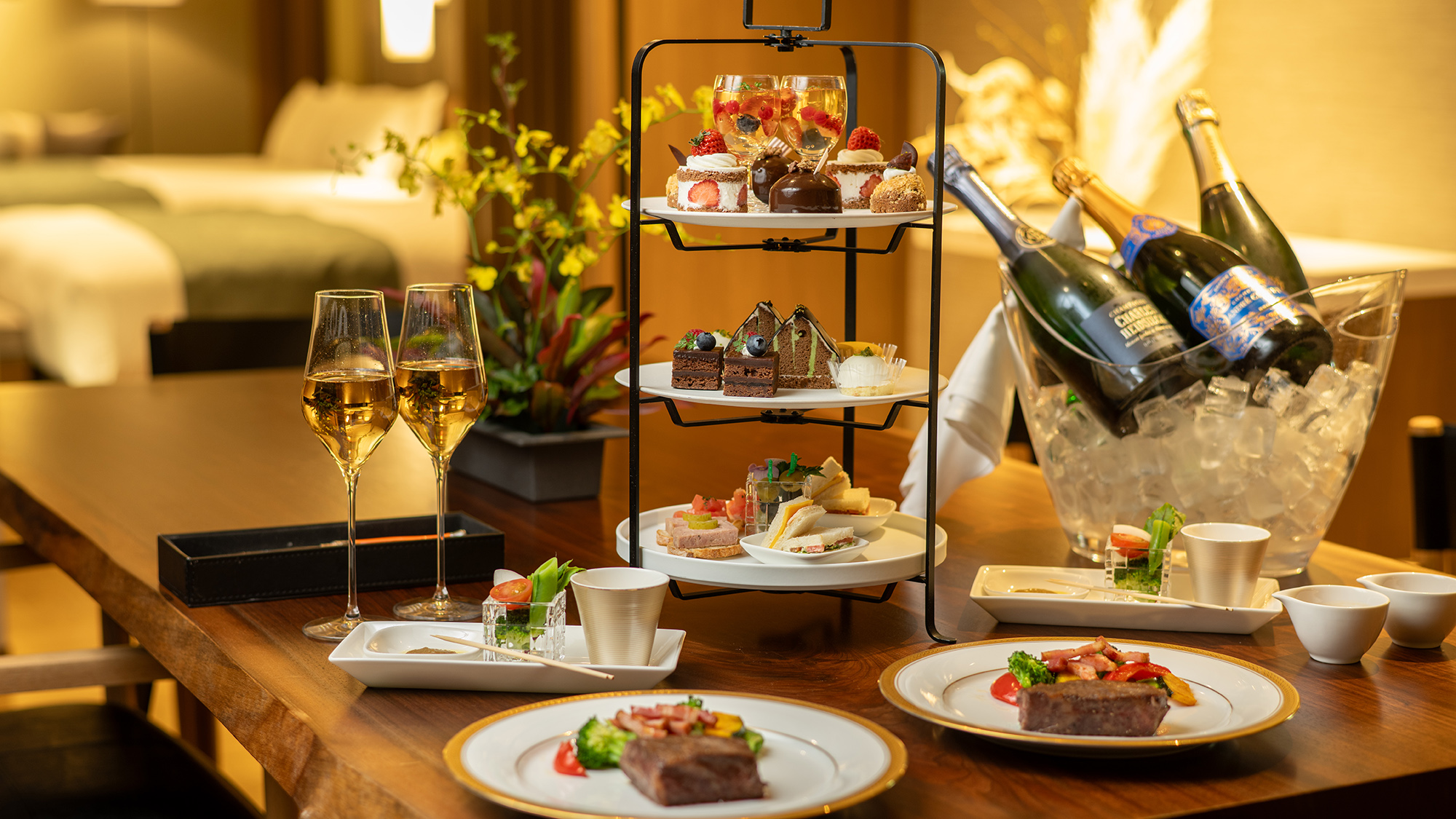 【Afternoon tea】非日常な体験をお届けする優雅なティータイム