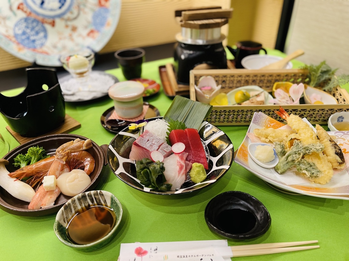 【二食付】蟹ポーション入れ海鮮蒸焼き会席と紀州梅豚鍋付和朝食★アウト10：00