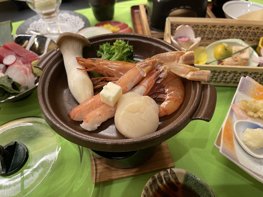 夕食のみ【夕食付：蟹ポーション入れ海鮮蒸し焼き会席】【朝食無し】宿泊プラン　アウト10：00