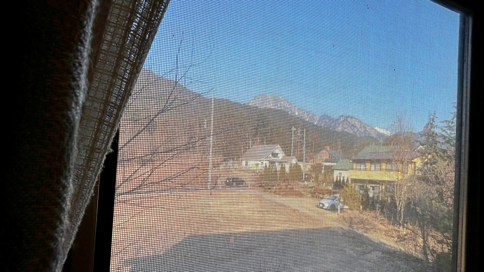 ＊部屋からの景色（一例）窓を開ければ、北アルプスの山々をご覧いただけます