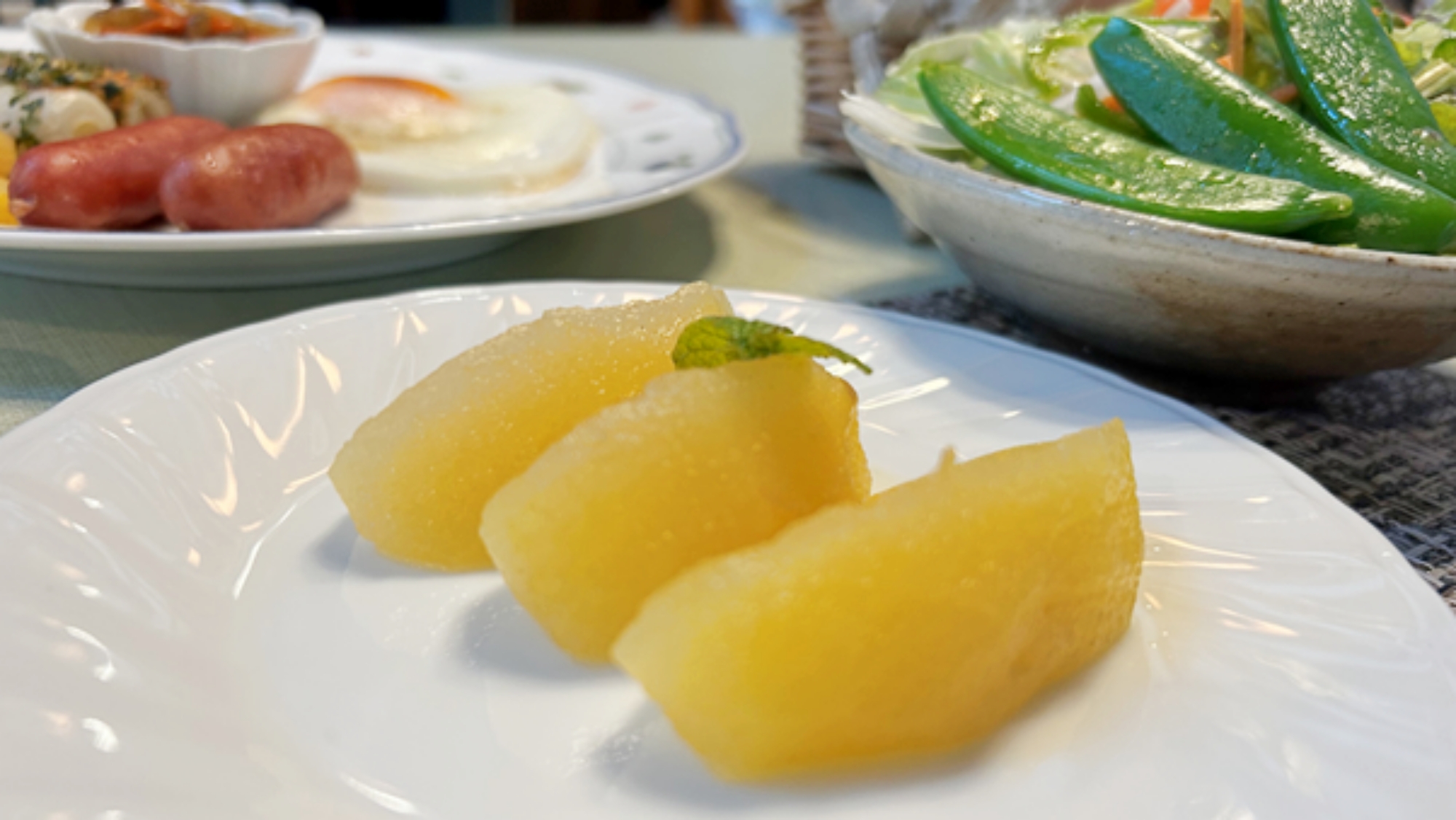＊朝食（一例）長野産のりんごを使った手作りのリンゴコンポート