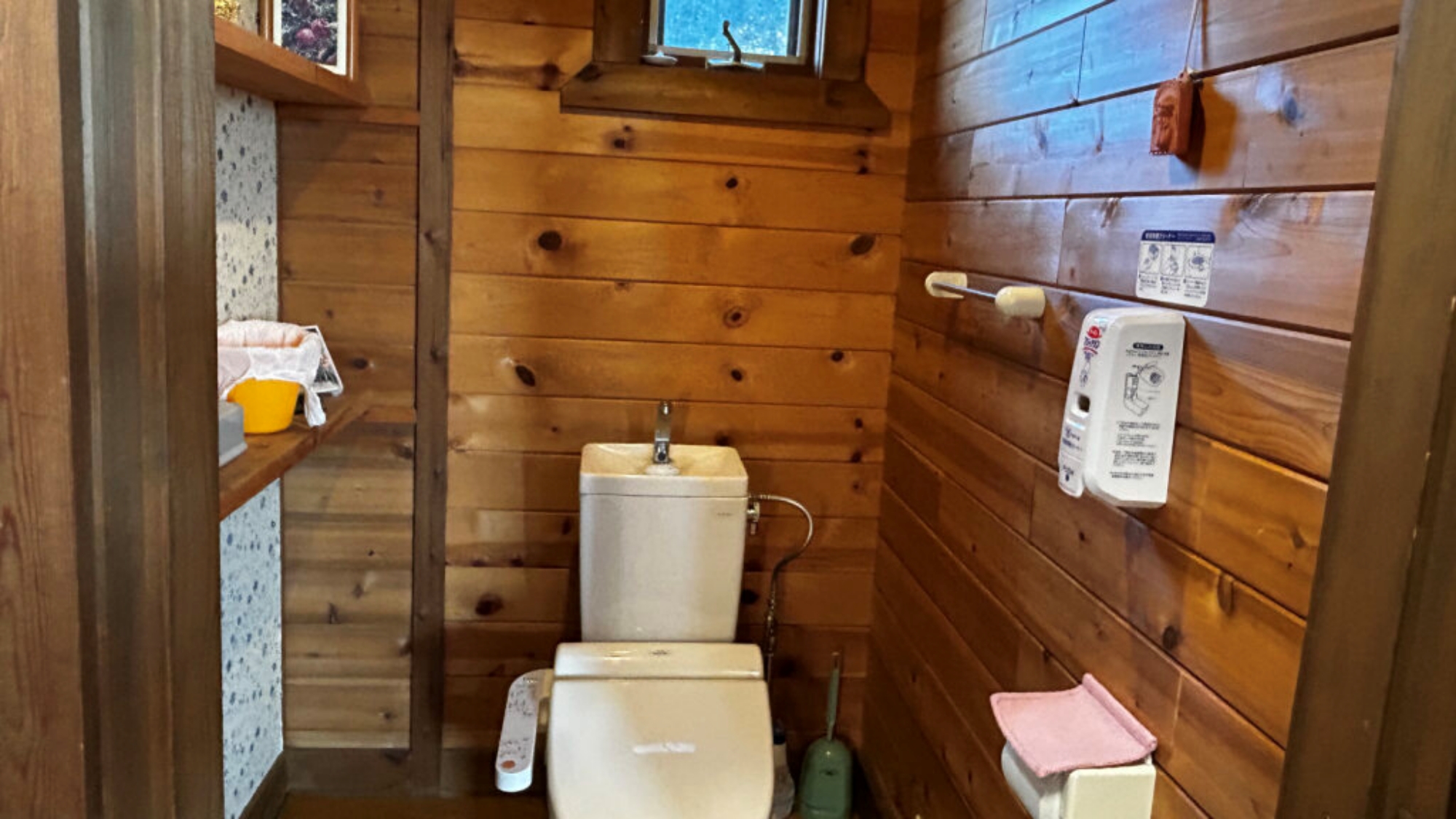 ＊トイレ（一例）洗浄機付きトイレを完備しています