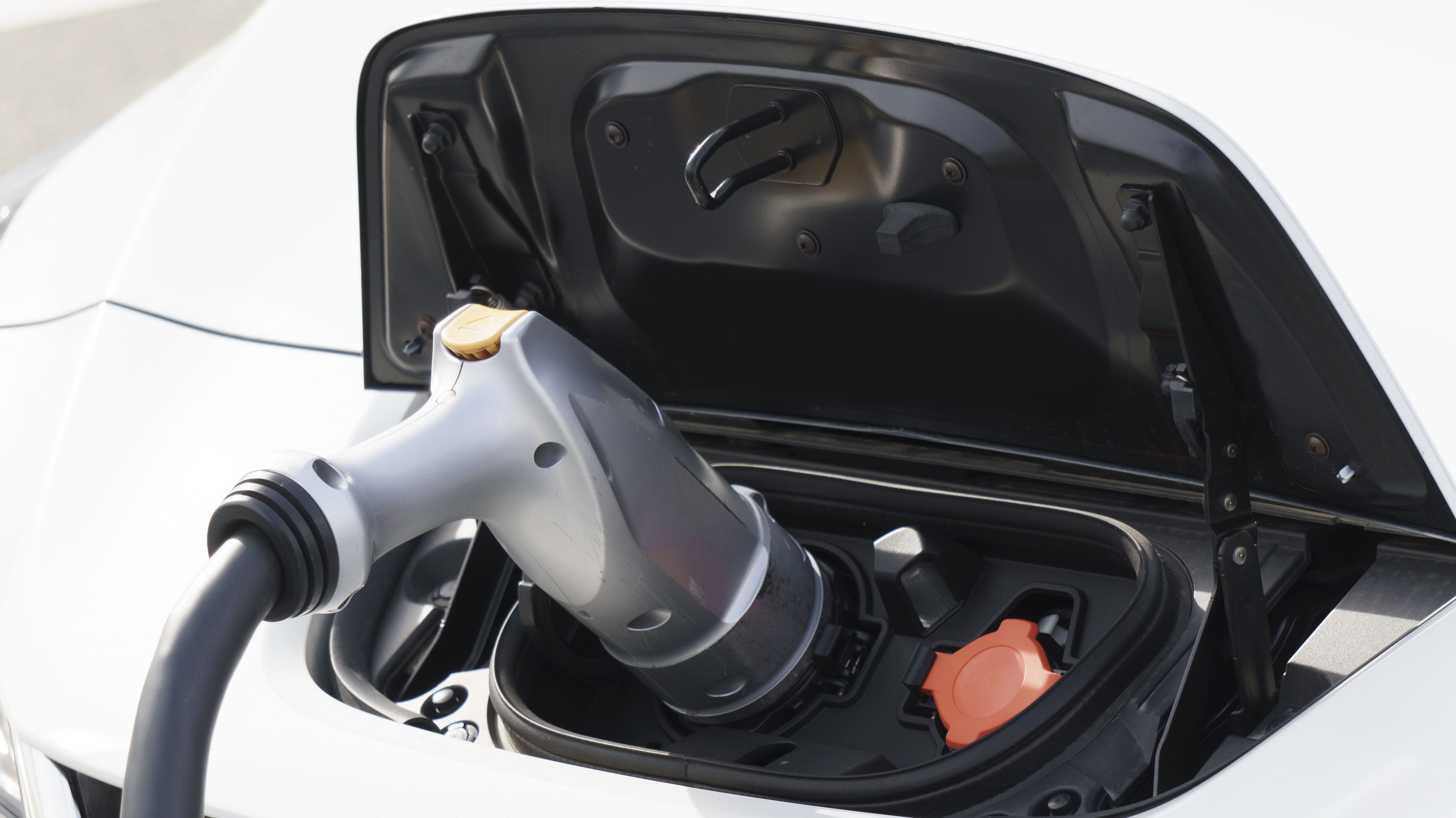 電気自動車（ＥＶ）の充電器を設置しました