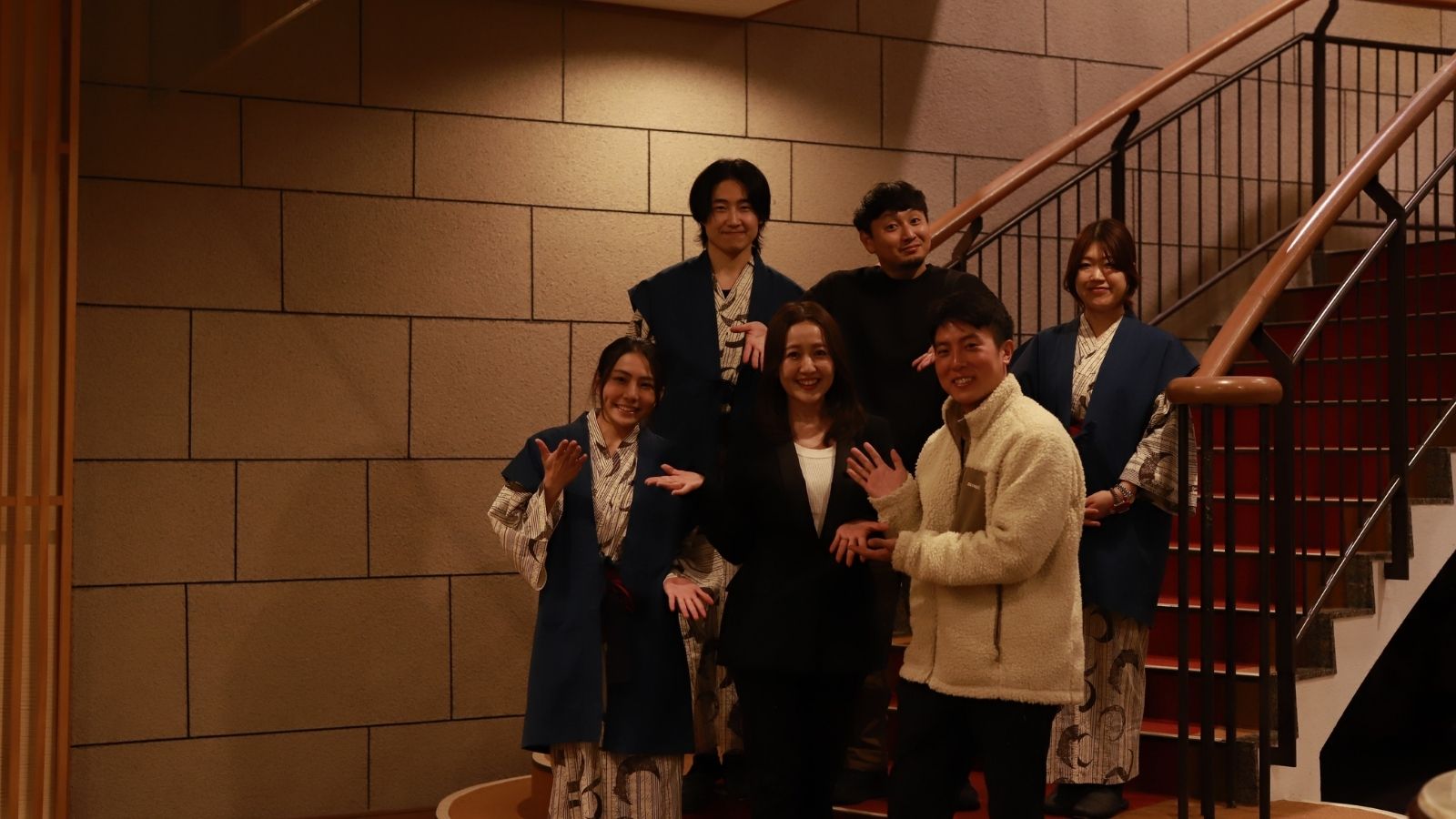 壱岐ステラコート太安閣を背景に、今日の思い出を刻む。また訪れたくなる一枚に