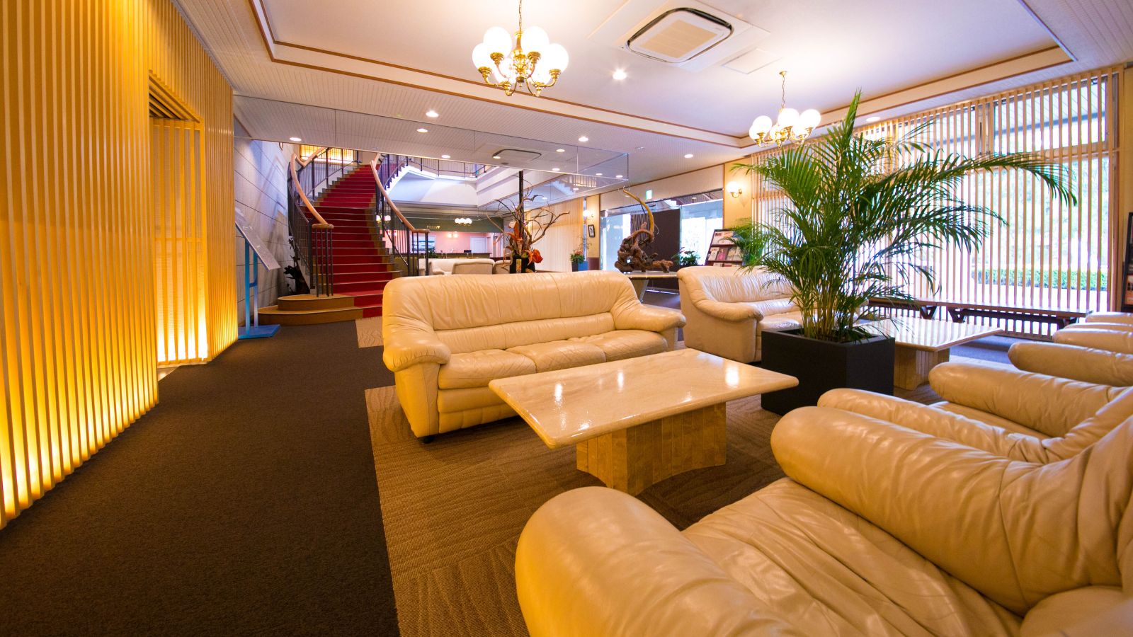 【ロビーエントランス】