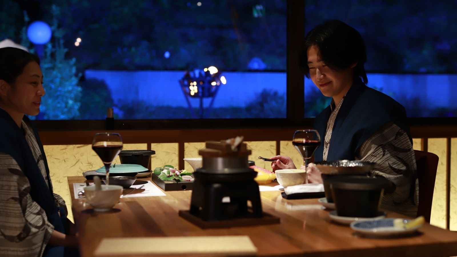 【The Dining"我羅"】演出された空間が、ふたりの距離を縮める