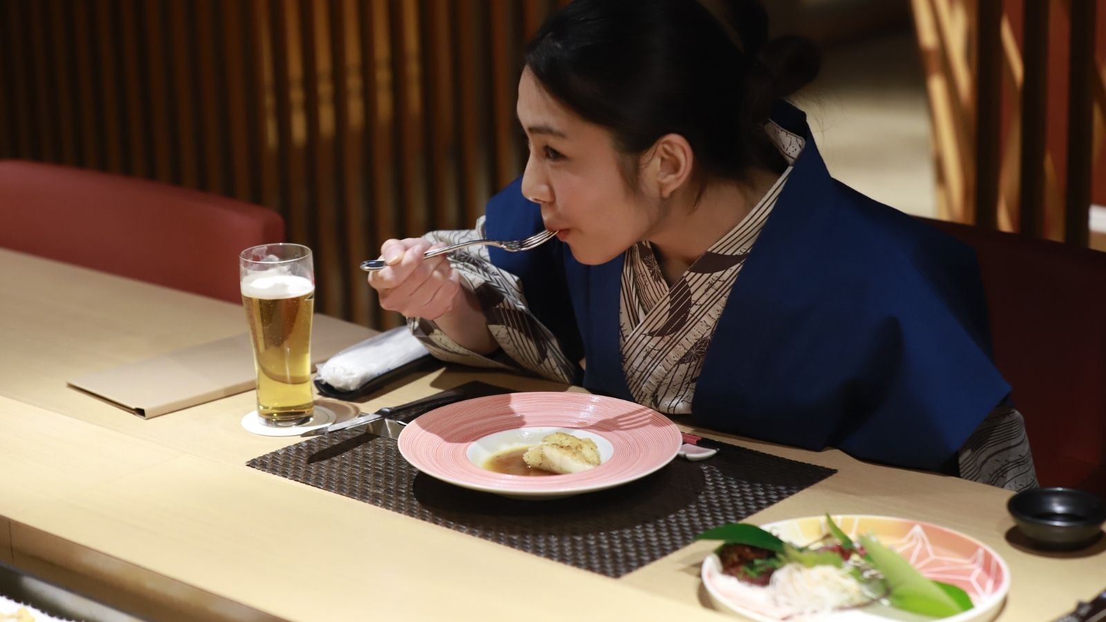 【鉄板焼き】鉄板焼きで仕上げた旬の白身魚