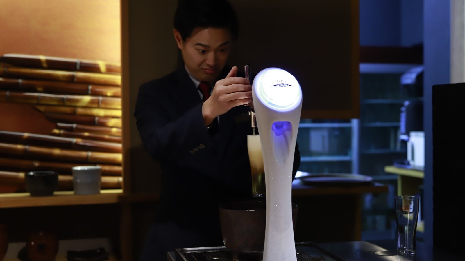 職人の手で注がれる、最高のビール