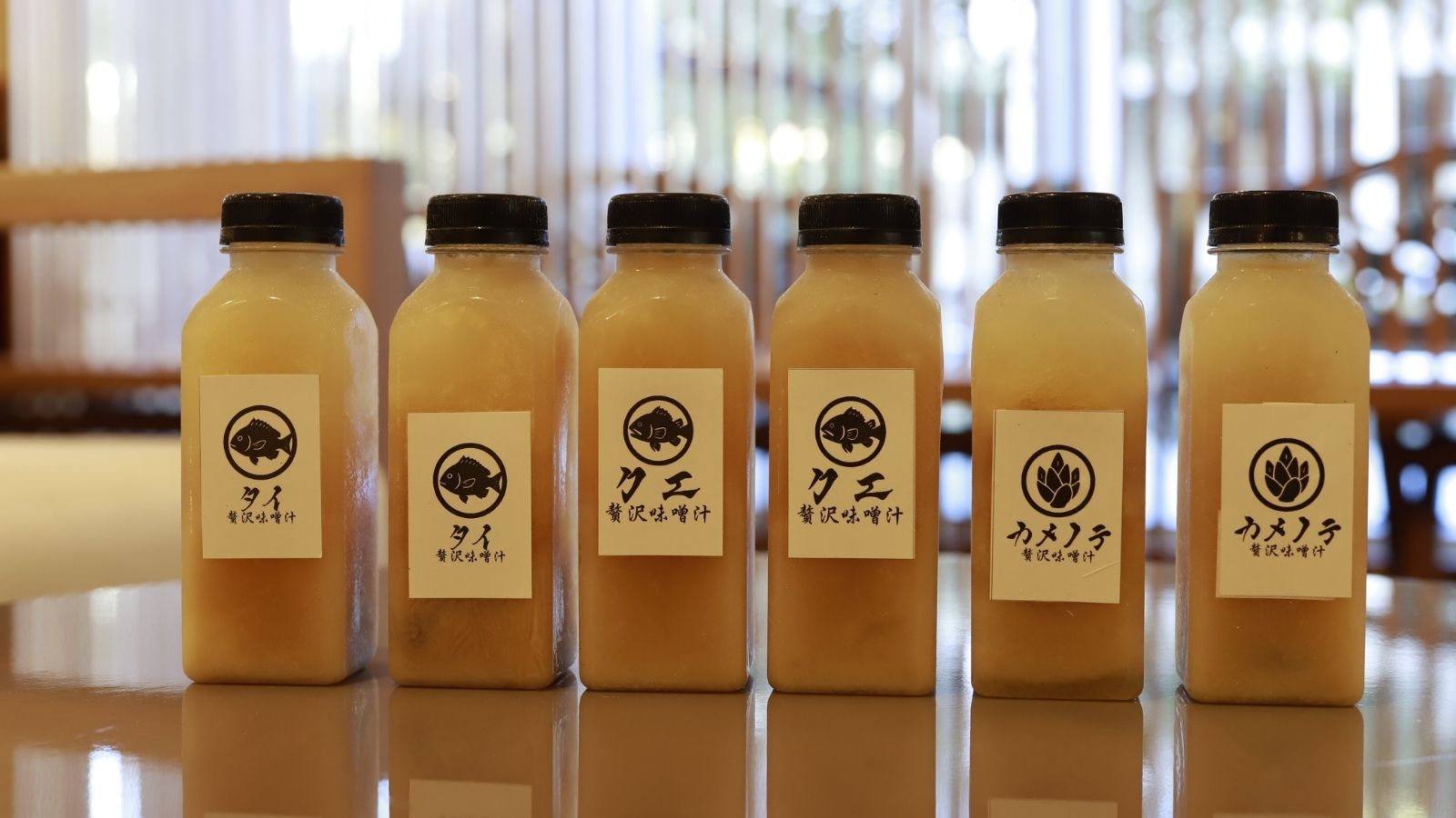 【特製味噌汁のボトル】鯛、クエ、カメノテなど、壱岐ならではの具材を使った贅沢味噌汁。