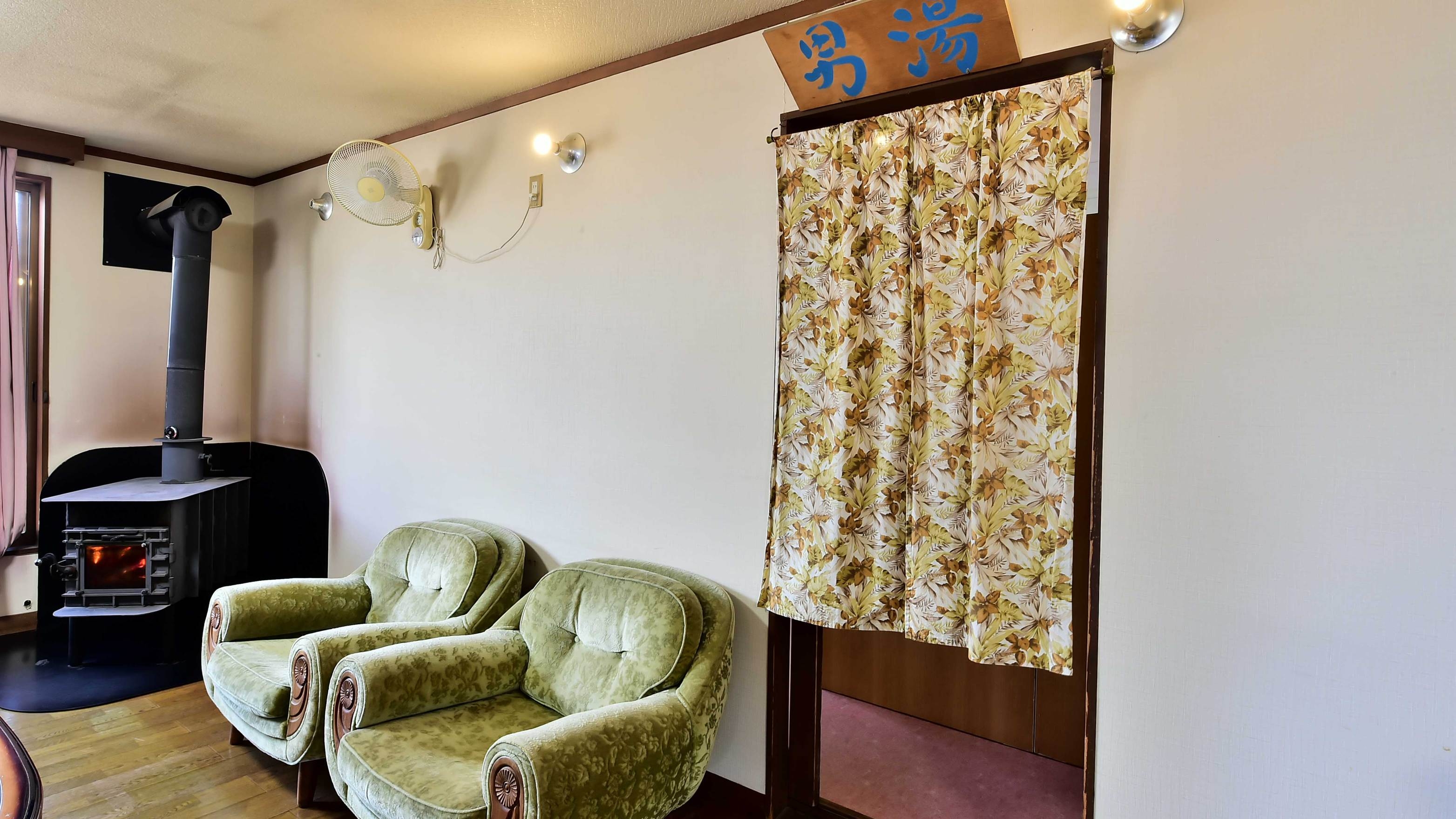 【アメニティー◇なし】≪源泉掛け流し天然温泉と天然ミネラル深層水≫交互入浴で健康増進！【素泊まり】