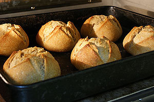 パン焼き上げ　全粒粉