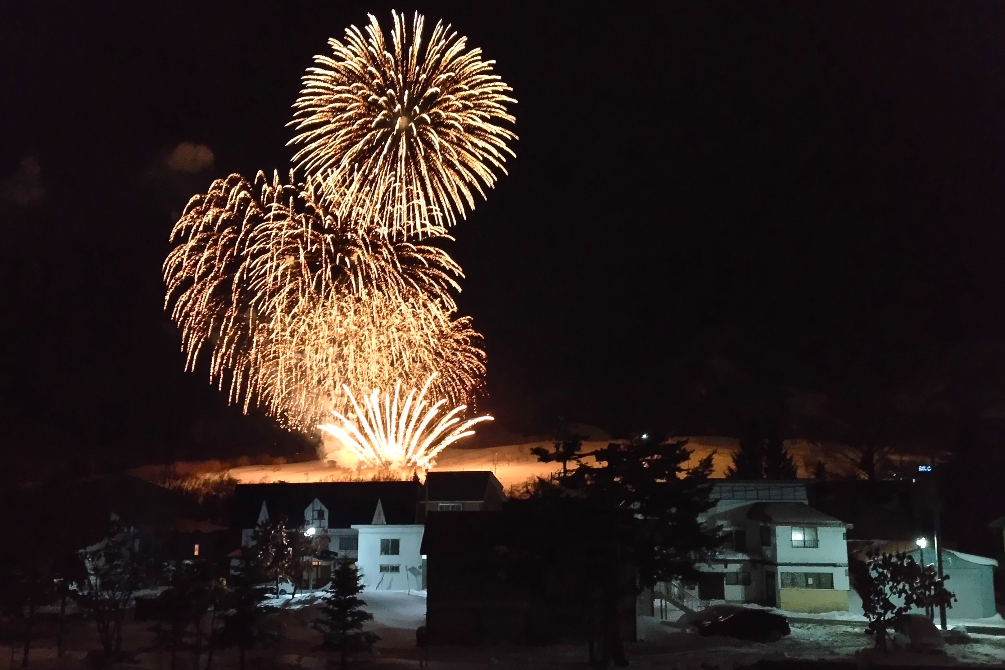 栂池高原雪の祭典　フィナーレの打ち上げ花火