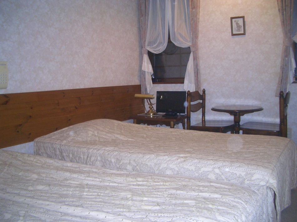 Western-style twin