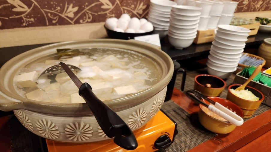 【朝食プラン】和洋中40品朝食バイキング／男性専用サウナ付天然温泉＆女性限定特典！繁華街徒歩圏内