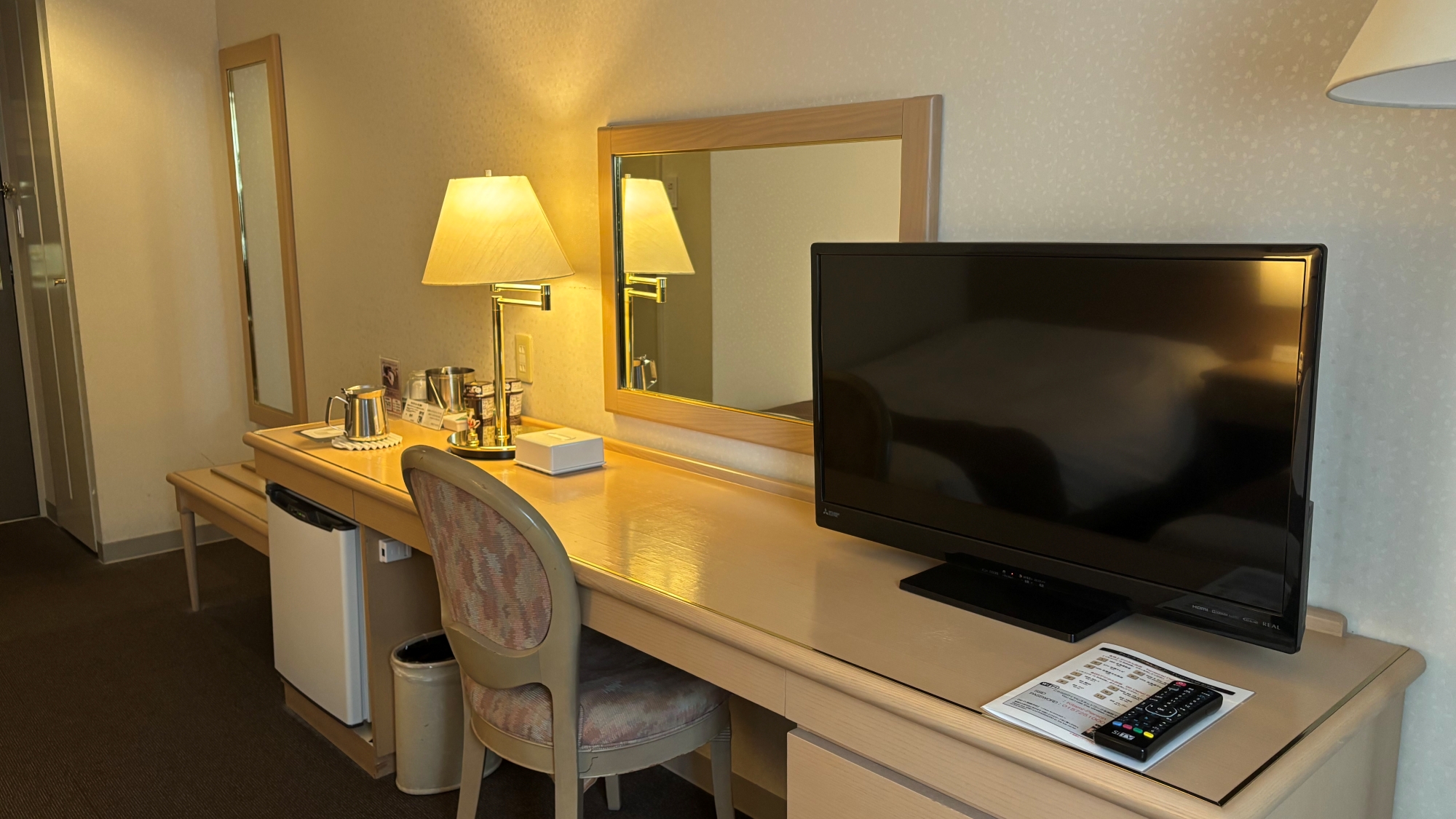 一例：ツインルームA：おひとり様でもゆったりお過ごしいただけます。