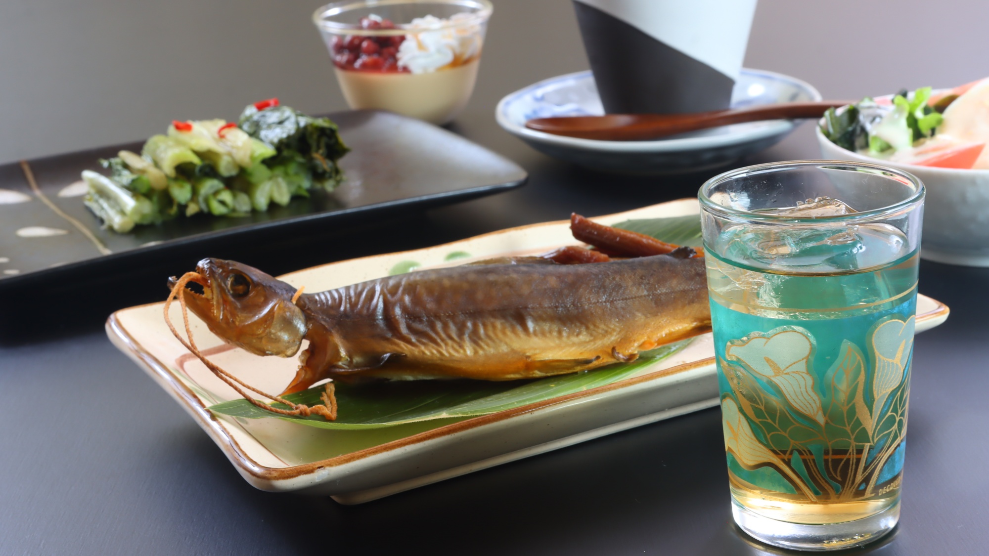 夕食一例 岩魚の燻製