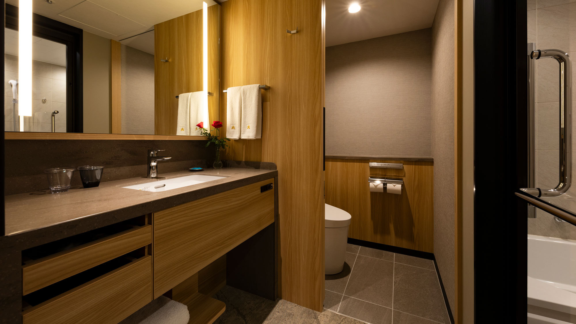 【キングガーデンサイド・ユーティリティ】