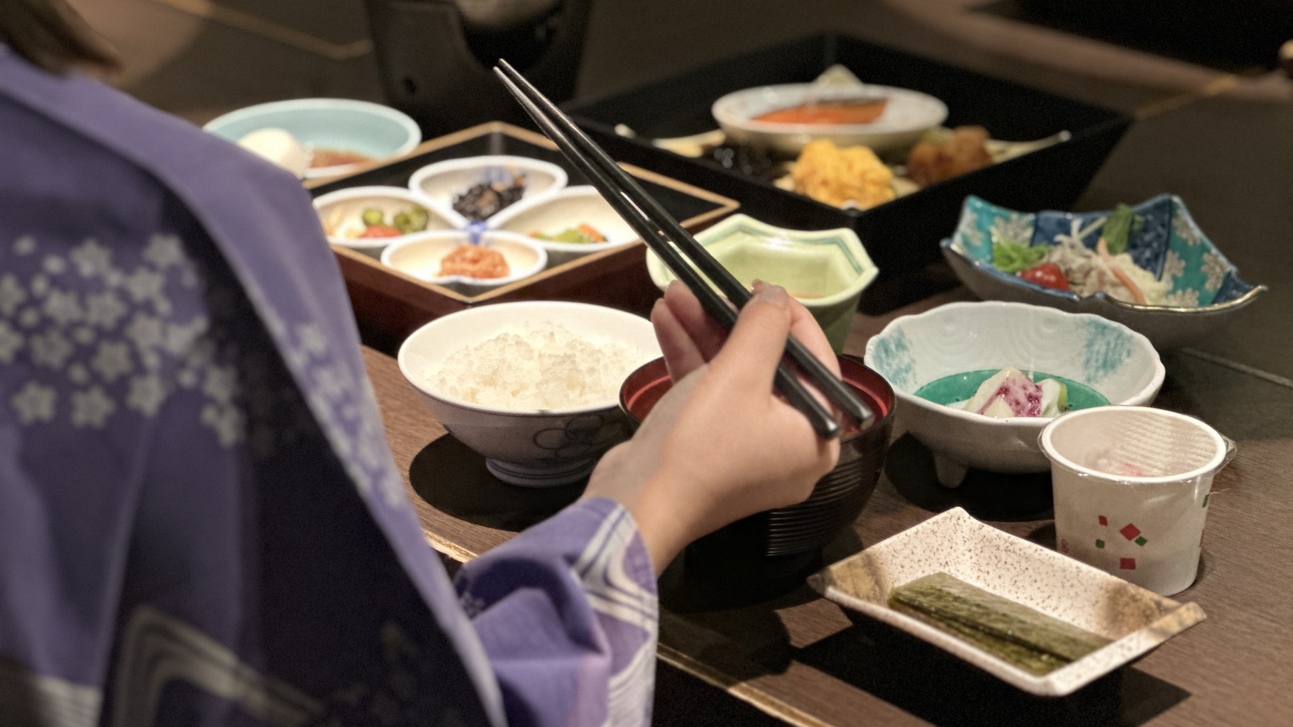 【特選　夏味覚◆平家お狩場焼】とちぎ和牛サーロインの陶板焼きや霧降高原豚の冷ししゃぶしゃぶを囲炉裏で