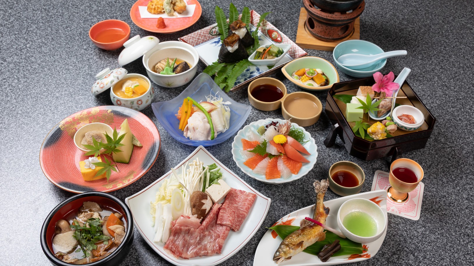 【特選　夏味覚◆湯西川平家懐石】鮎の塩焼きやとちぎ和牛の白出汁鍋と共に旬を楽しむいろどり満彩膳