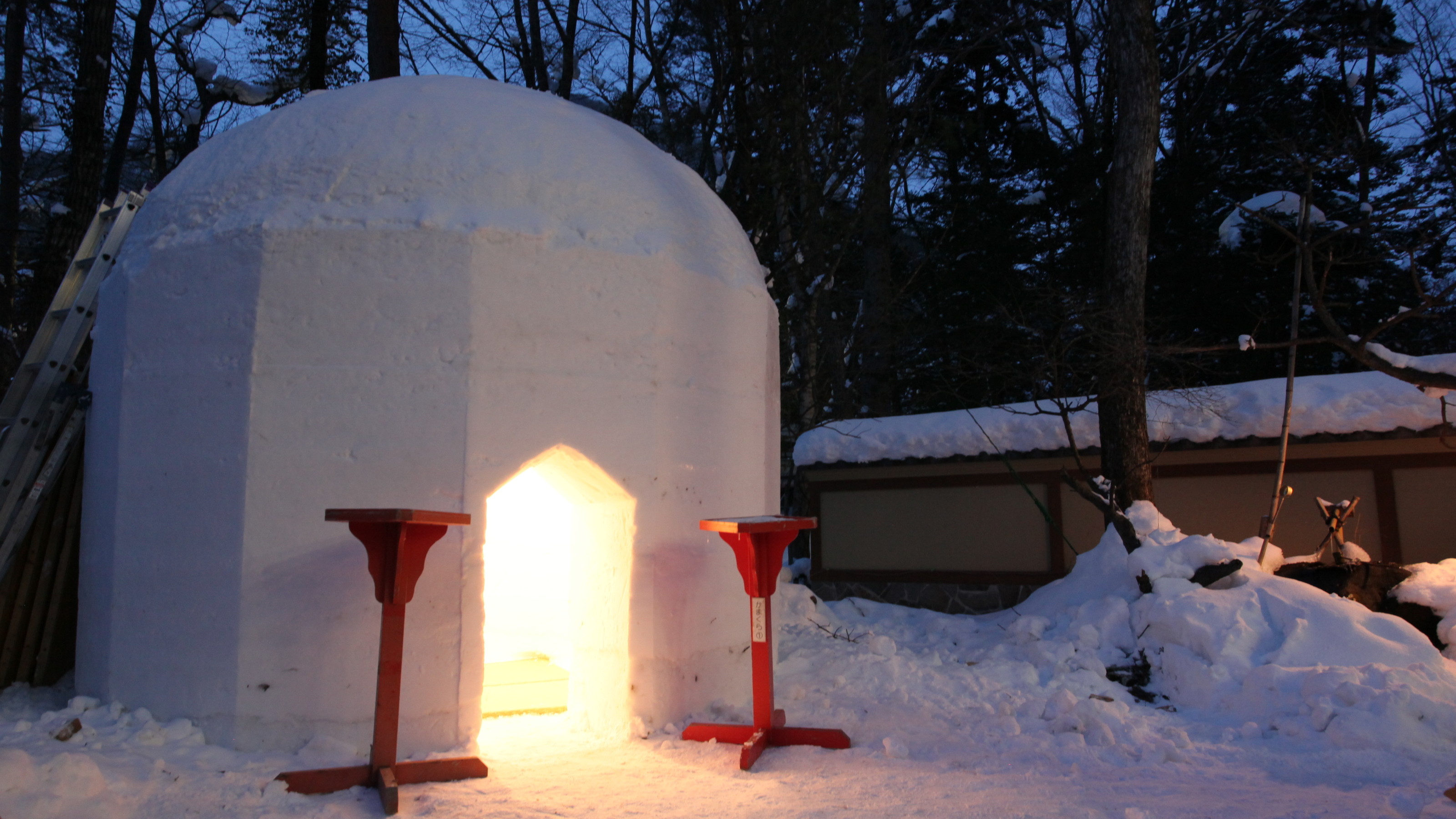 【かまくら】冬のお楽しみはやっぱりかまくら♪雪国情緒が味わえる