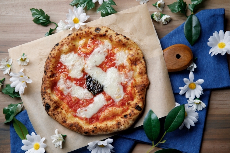 【本格マルゲリータのルームサービスプラン】世界一のピザ職人監修のピッツァを熱々でお部屋にお届け！