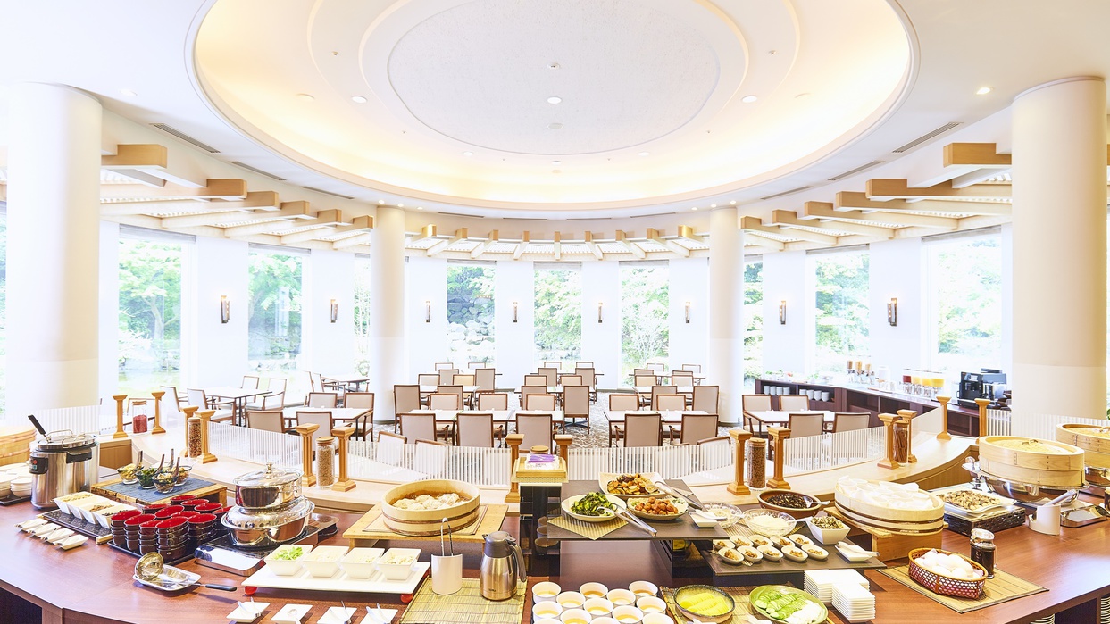 【早期限定】◆60日前まで◆ホテル自慢の朝食｜開放感ある会場でご用意＜朝食付＞